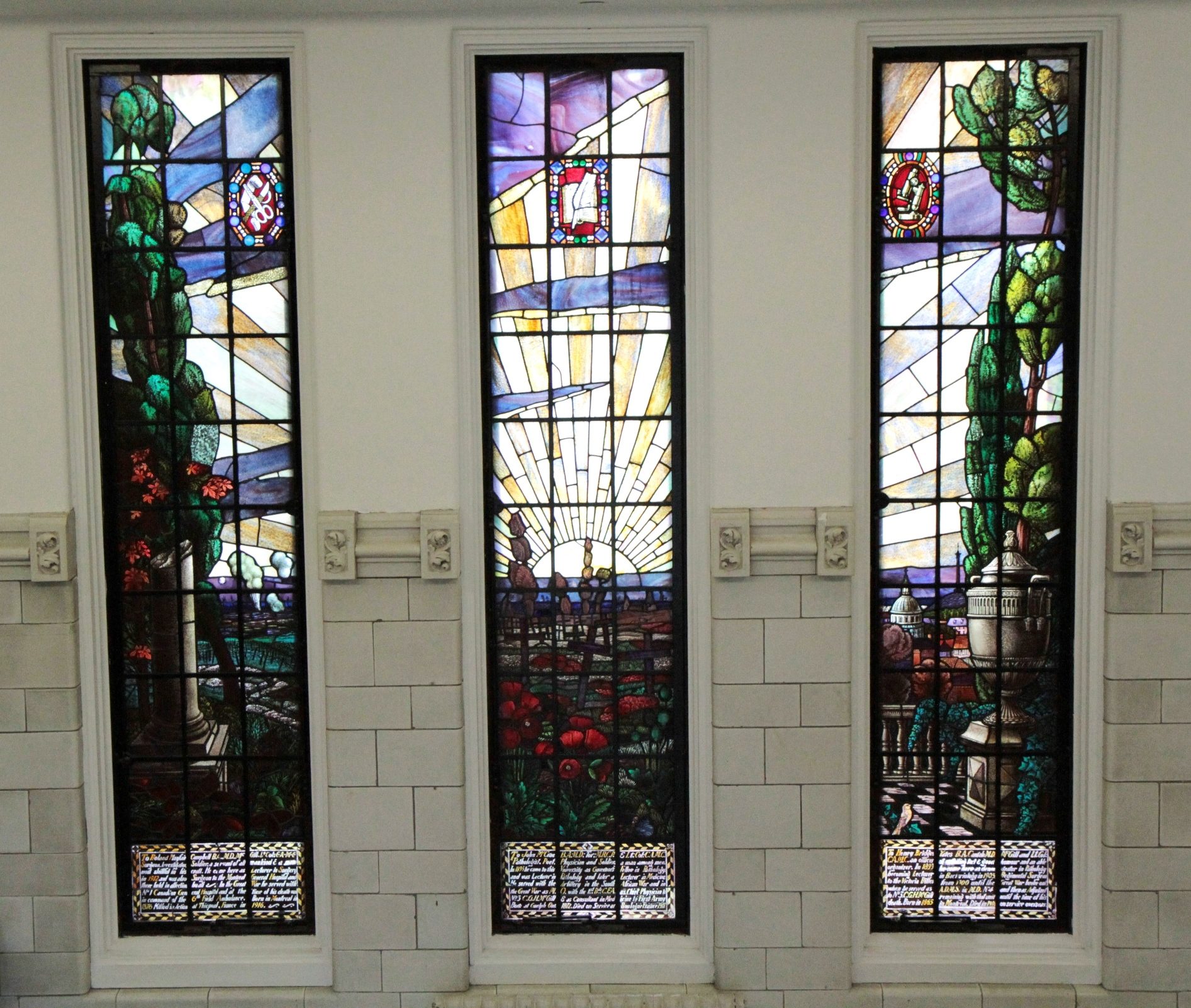 World War I commemorative stained-glass window,Stratchona Building, McGill University, Montreal - 01.JPG
